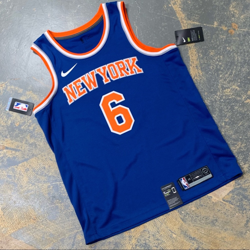 Nike New York Knicks Kristaps Porzingis 864495-495 NBA Jersey Large 48